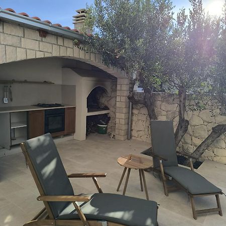Ferienwohnung Atj House Supetar Exterior foto