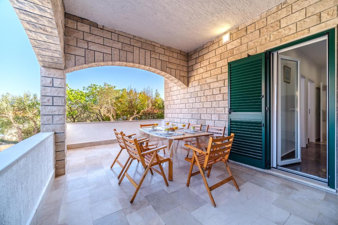 Ferienwohnung Atj House Supetar Exterior foto
