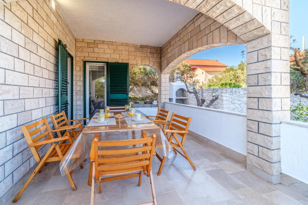 Ferienwohnung Atj House Supetar Exterior foto