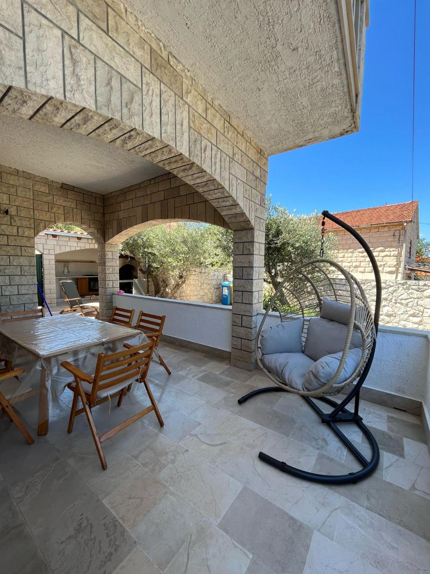 Ferienwohnung Atj House Supetar Exterior foto